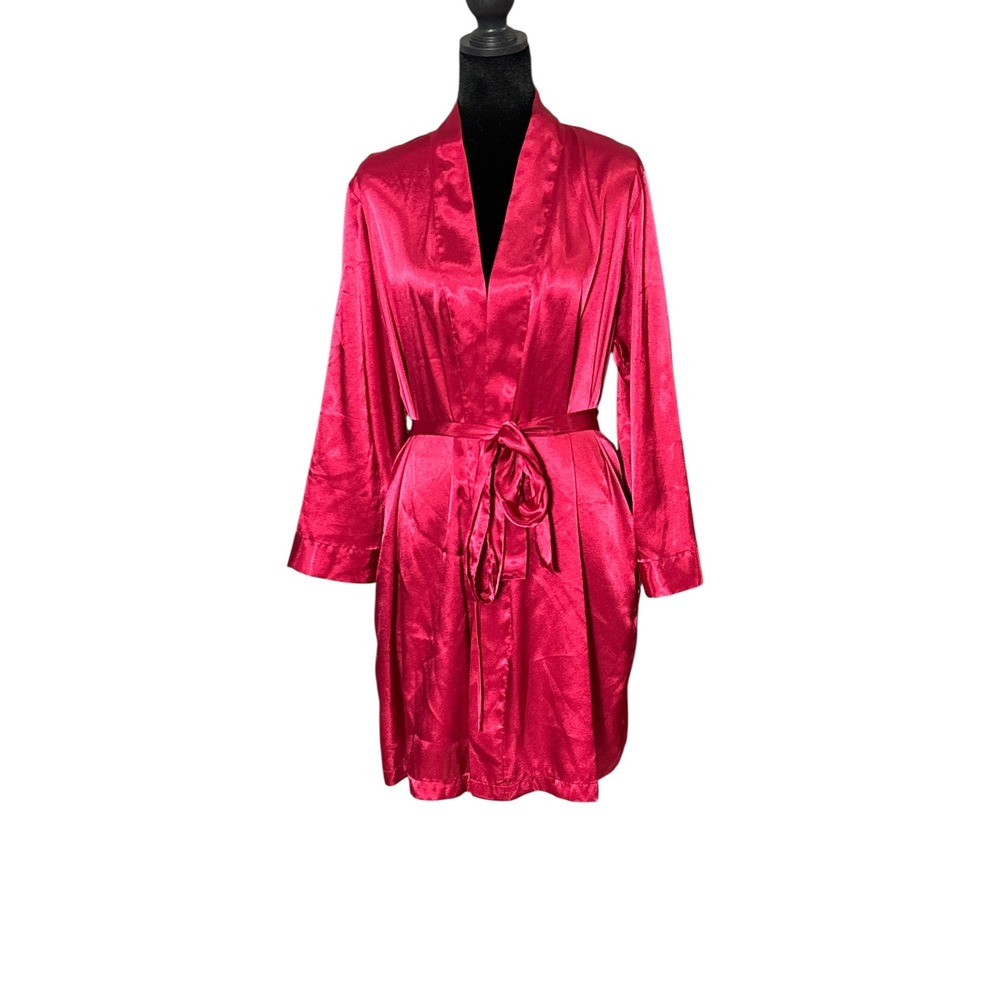 Vintage Fuchsia Satin Rose Trim Kimono
Robe‎ Coquette